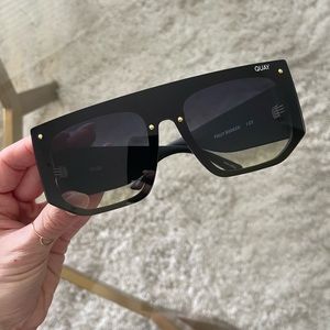 QUAY | fully booked sunglasses